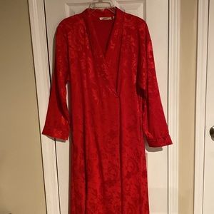 NWOT Victoria’s Secret robe and chemise